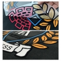 Kain cetak logo kustom label 3d kawanan stiker transfer panas untuk pakaian 